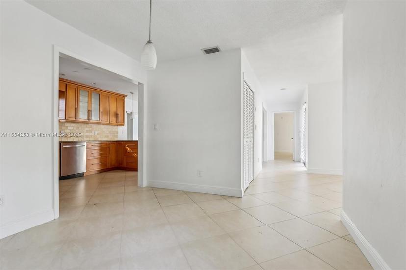 Picture of 400 Amalfi Ave, Coral Gables FL 33146