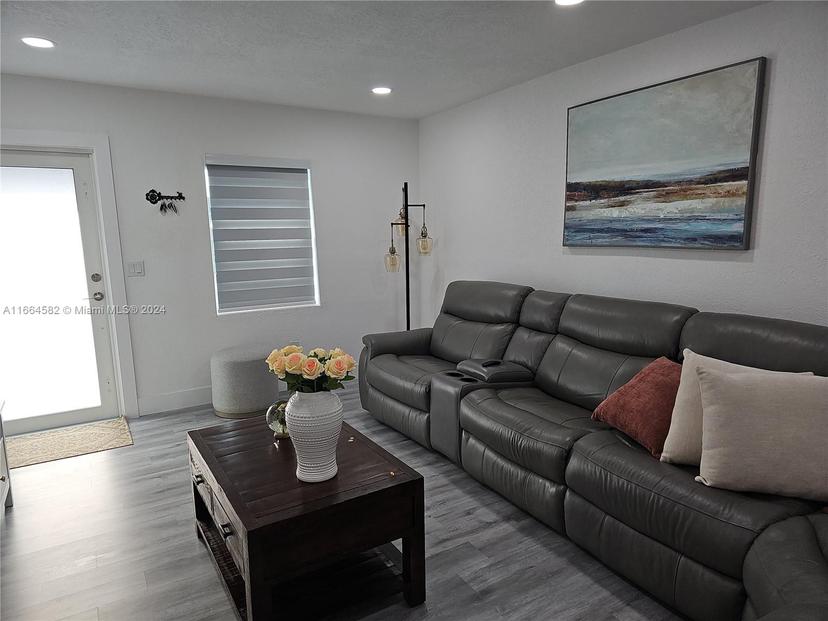 Picture of 21459 NW 40Th Cir Ct, Miami Gardens FL 33055