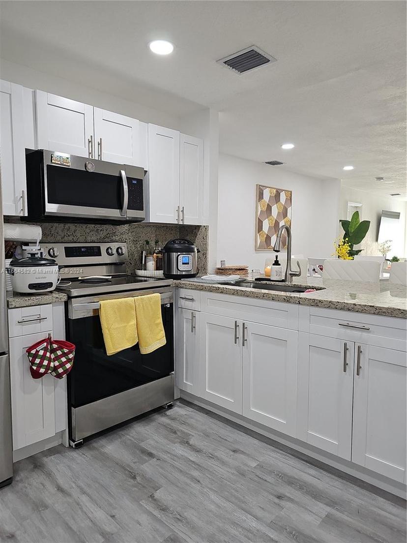 Picture of 21459 NW 40Th Cir Ct, Miami Gardens FL 33055