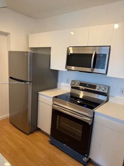 Picture of 1919 Van Buren St # 516A, Hollywood, FL 33020