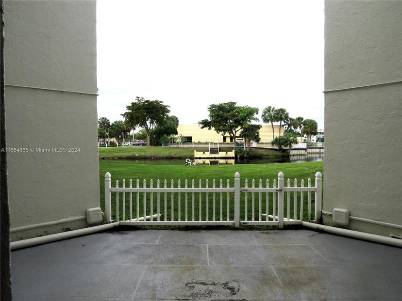 Picture of 8100 Sunrise Lakes Blvd # 205, Sunrise FL 33322
