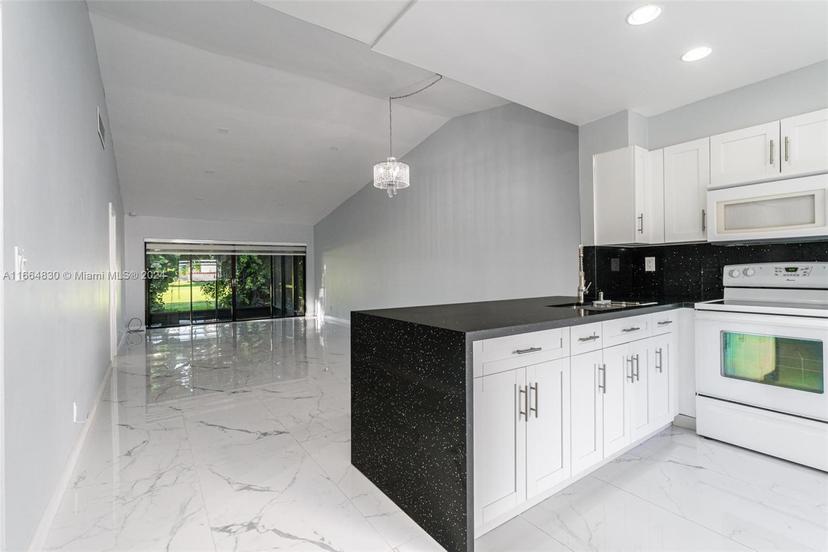 Picture of 9234 Wedgewood Ln # D7, Tamarac FL 33321