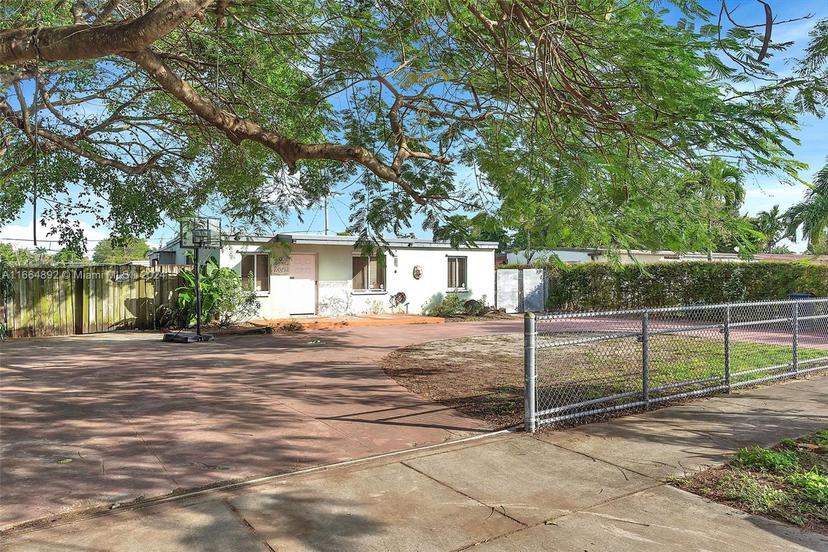 Picture of 10045 SW 51St Ter, Miami FL 33165