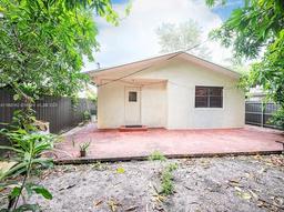 Picture of 130 NE 186Th Ter, Miami, FL 33179