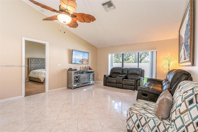 Picture of 7037 Marlberry Ln, Tamarac FL 33321