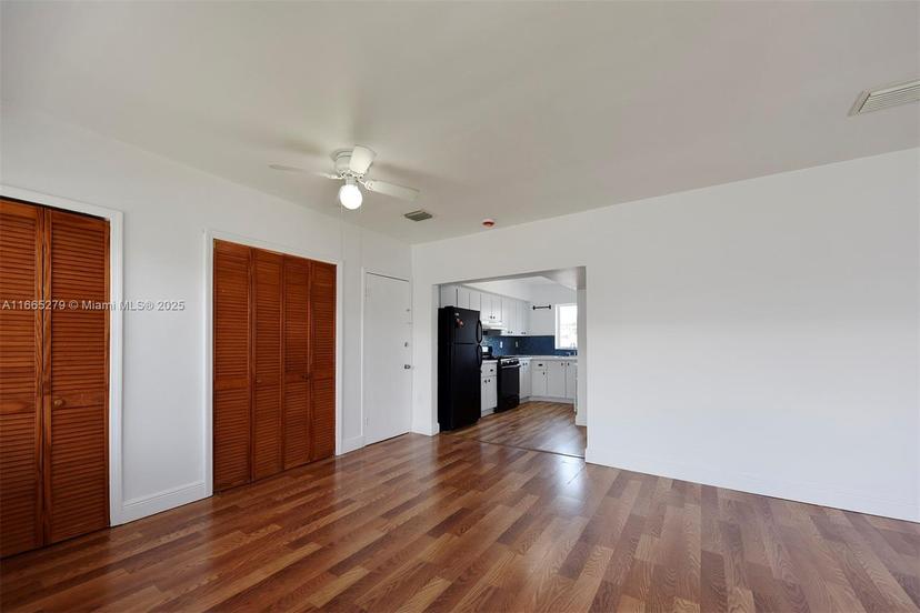 Picture of 2250 Bay Dr # 17, Miami Beach FL 33141