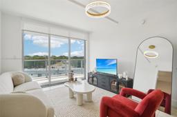 Picture of 13800 Highland Dr # 503, North Miami Beach, FL 33181