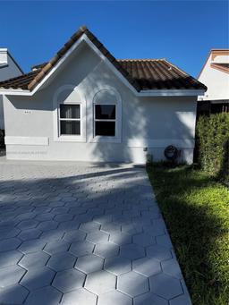Picture of 8841 NW 108Th Ln, Hialeah Gardens, FL 33018