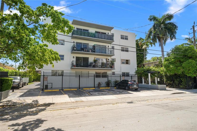Picture of 444 SW 4Th St # 105, Miami FL 33130