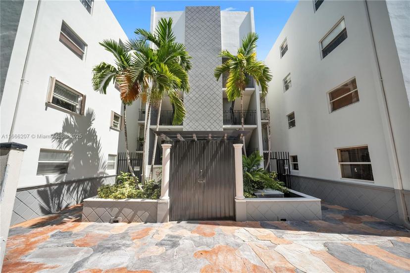 Picture of 444 SW 4Th St # 105, Miami FL 33130