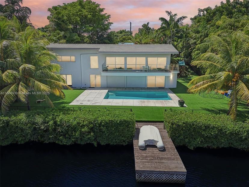 Picture of 19231 NE 22Nd Ave, Miami FL 33180