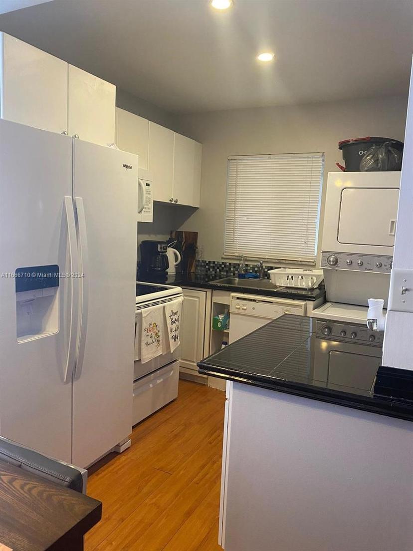 Picture of 3050 NE 5Th Ter # 10, Wilton Manors FL 33334