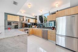 Picture of 1910 Bay Dr # 303, Miami Beach, FL 33140