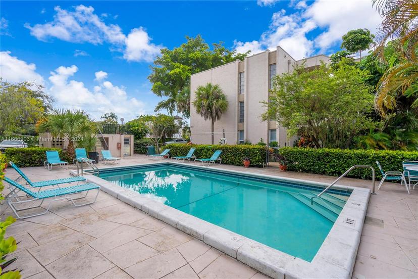 Picture of 469 N Pine Island Rd # B202, Plantation FL 33324