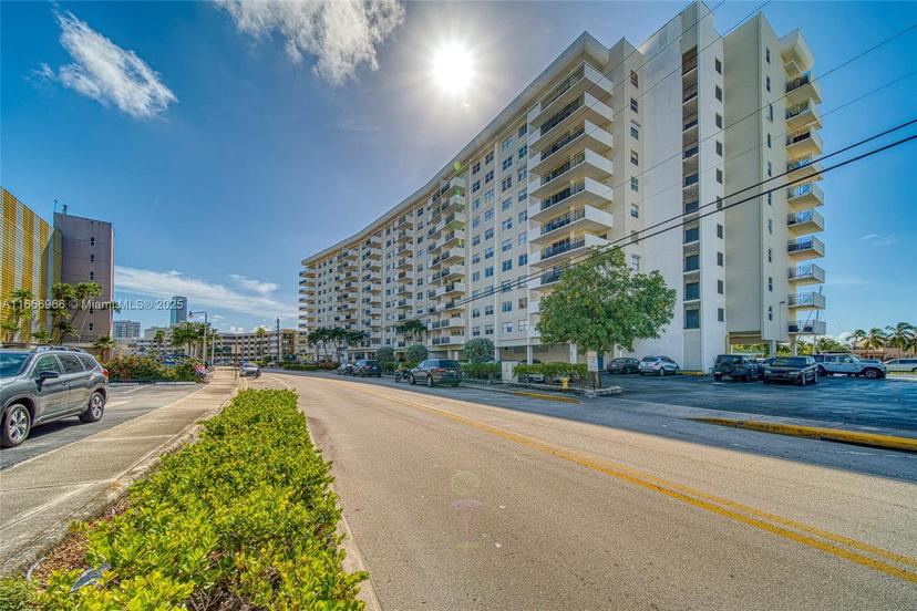 Picture of 401 Golden Isles Dr # 908, Hallandale Beach FL 33009