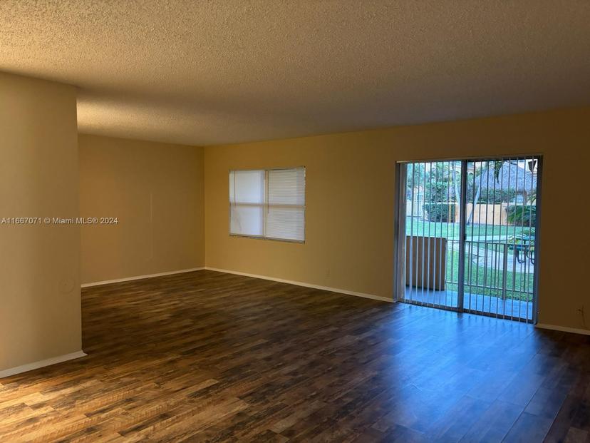 Picture of 17901 NW 68Th Ave # T102, Hialeah FL 33015