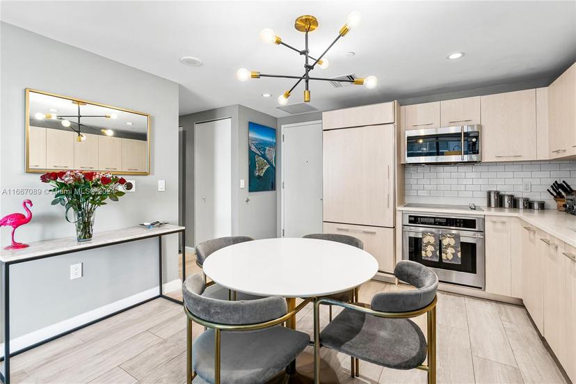 Picture of 45 SW 9Th St # 4007, Miami FL 33130