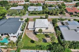Picture of 6 Tahoe Ln, Sea Ranch Lakes, FL 33308