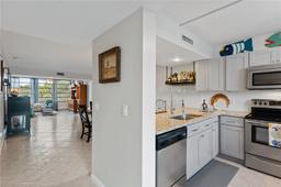 Picture of 1719 Whitehall Dr # 405, Davie, FL 33324