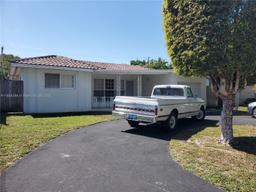 Picture of 574 W 50Th St, Miami Beach, FL 33140