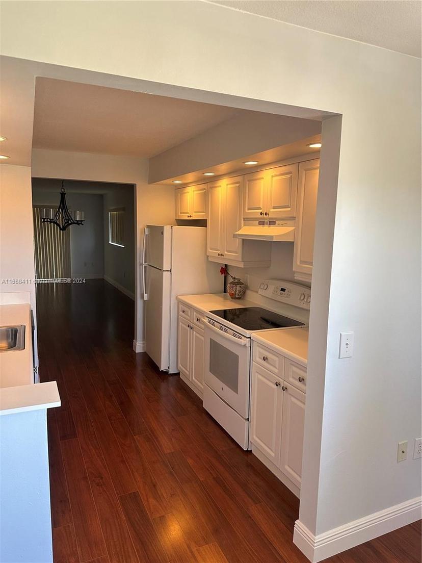 Picture of 800 SW 137Th Ave # 414G, Pembroke Pines FL 33027