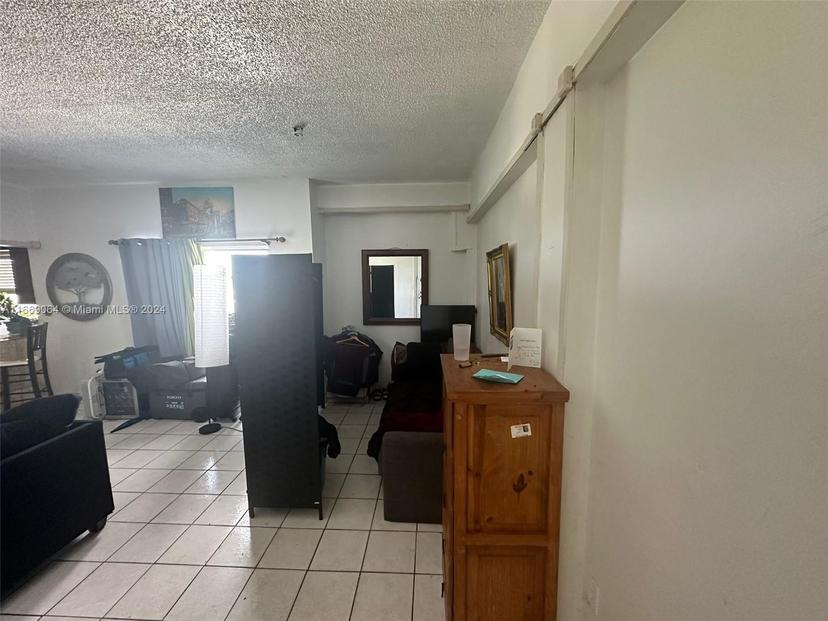 Picture of 1960 Marseille Dr # 403, Miami Beach FL 33141