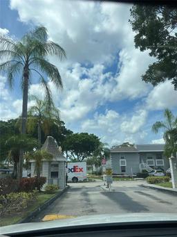 Picture of 423 NE 210Th Cir Ter # 25, Miami, FL 33179