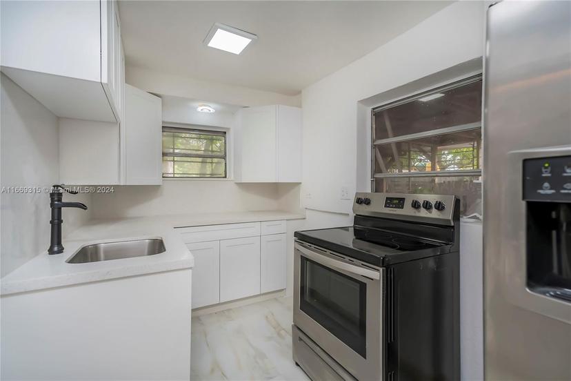 Picture of 2210 NW 154Th St, Miami Gardens FL 33054
