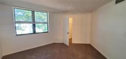 Picture of 215 Lake Pointe Dr # 210, Oakland Park, FL 33309