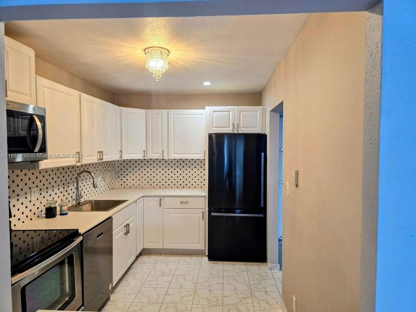 Picture of 20505 E Country Club Dr # 138, Aventura FL 33180