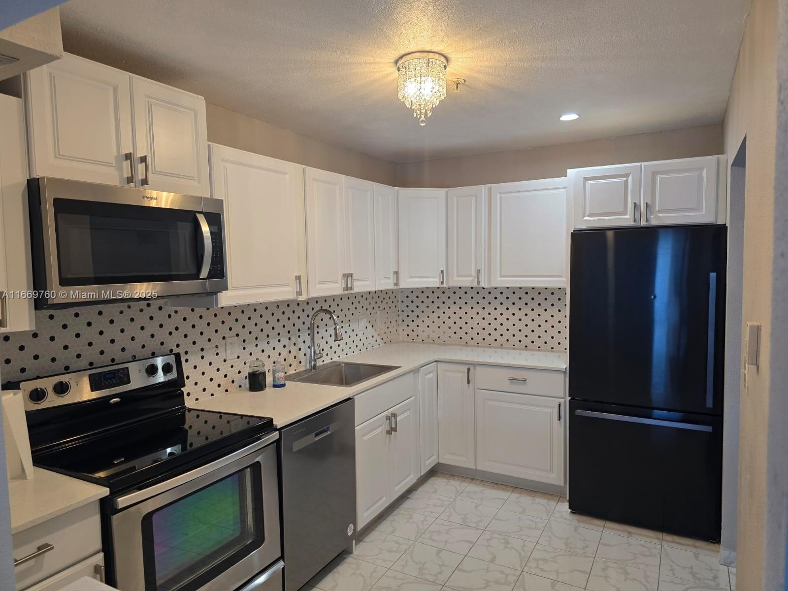 Picture of 20505 E Country Club Dr # 138, Aventura, FL 33180