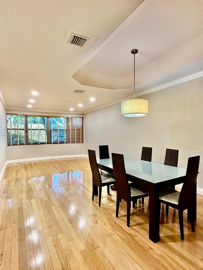 Picture of 6740 NW 109Th Ct, Doral FL 33178