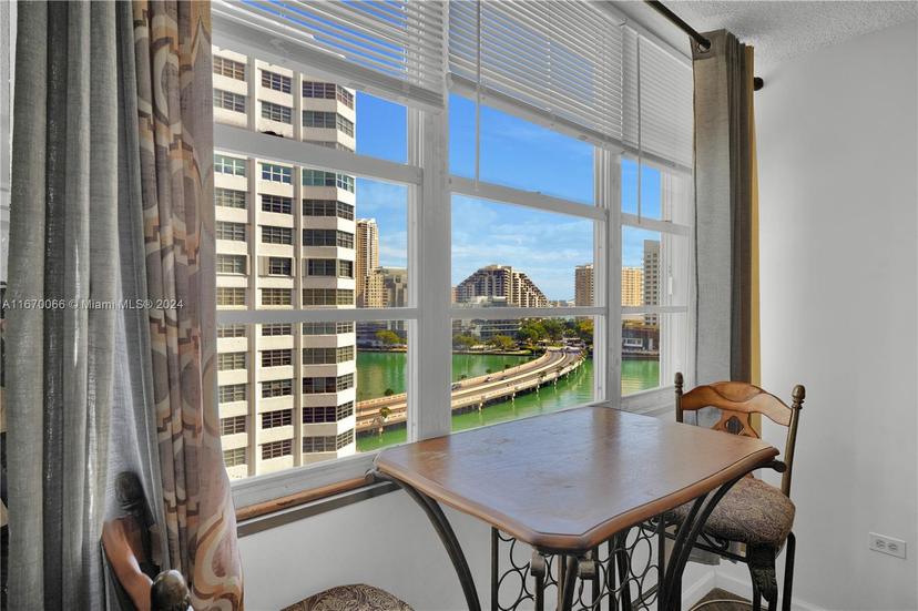 Picture of 905 Brickell Bay Dr # 1121, Miami FL 33131