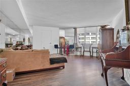 Picture of 905 Brickell Bay Dr # 1121, Miami, FL 33131
