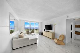 Picture of 3901 S Ocean Dr # 6Y, Hollywood, FL 33019