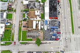 Picture of 4264 E 8 Ct, Hialeah, FL 33013