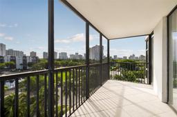 Picture of 3375 N Country Club Dr # 602, Aventura, FL 33180