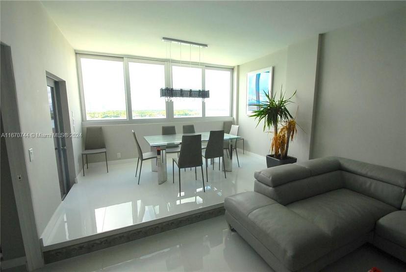Picture of 800 West Ave, Miami Beach FL 33139
