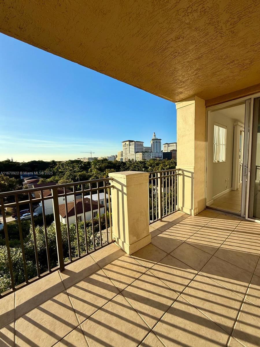 Picture of 2650 SW 37Th Ave # 607, Miami, FL 33133
