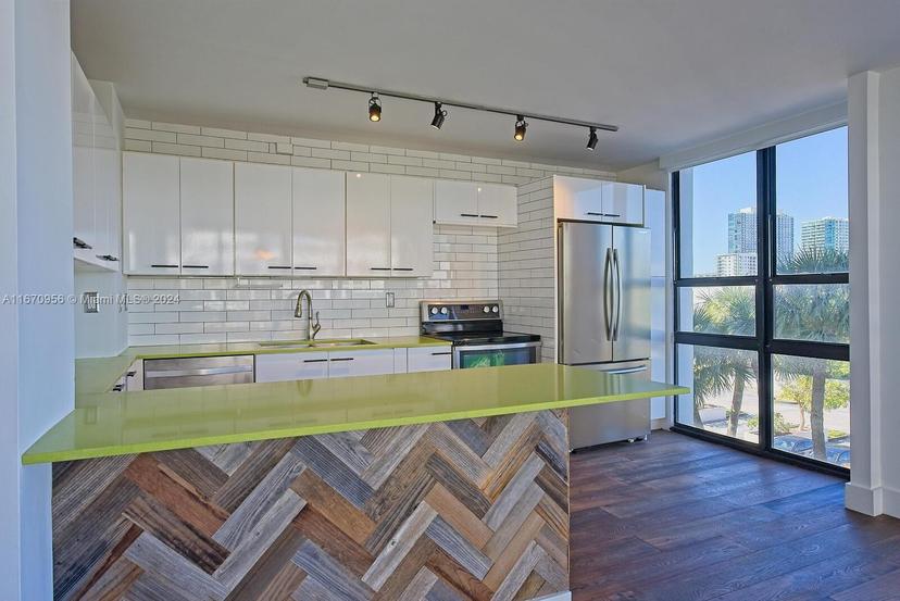 Picture of 600 NE 36Th St # 423, Miami FL 33137