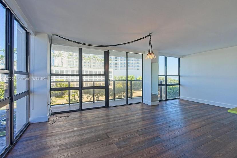 Picture of 600 NE 36Th St # 423, Miami FL 33137
