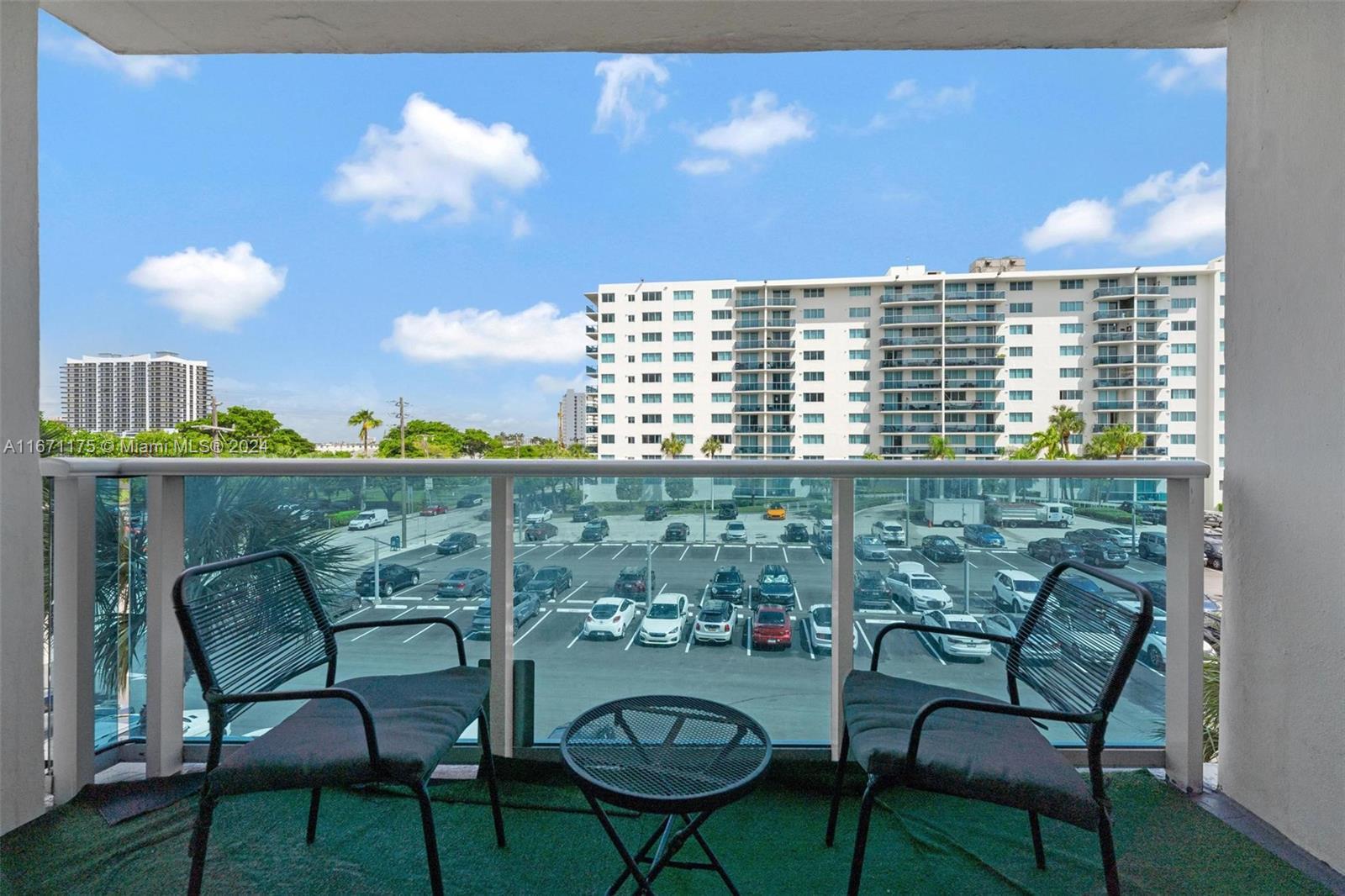 Picture of 7501 E Treasure Dr # 3M, North Bay Village, FL 33141