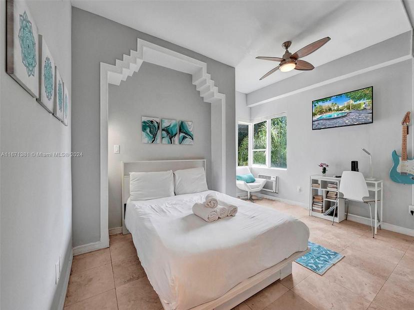 Picture of 255 W 24Th St # 306, Miami Beach FL 33140