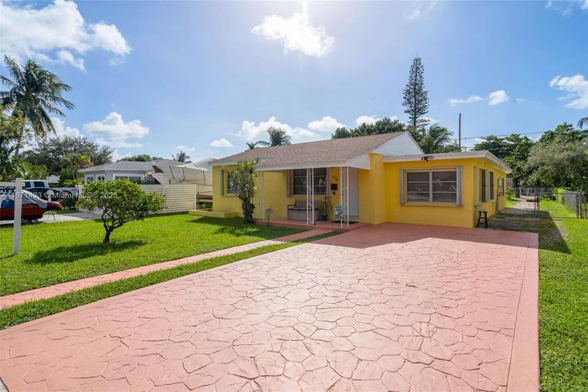Picture of 1070 NE 143Rd St, North Miami FL 33161