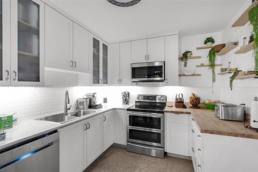 Picture of 1070 NE 143Rd St, North Miami FL 33161