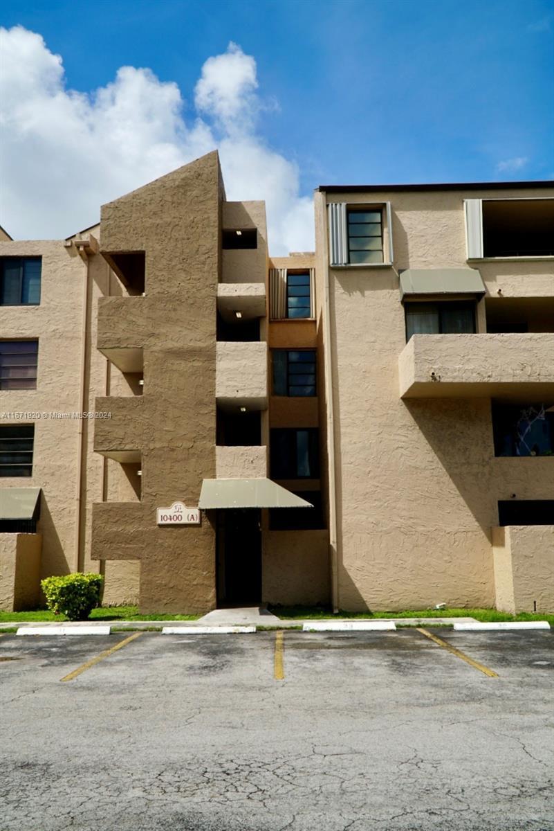 Picture of 10400 SW 108Th Ave # A212, Miami, FL 33176