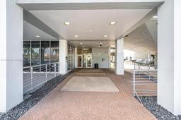 Picture of 1720 Harrison St # 9F, Hollywood, FL 33020