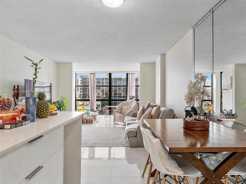 Picture of 800 Parkview Dr # 616, Hallandale Beach FL 33009