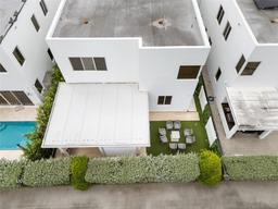 Picture of 7447 NW 97Th Ct, Doral, FL 33178