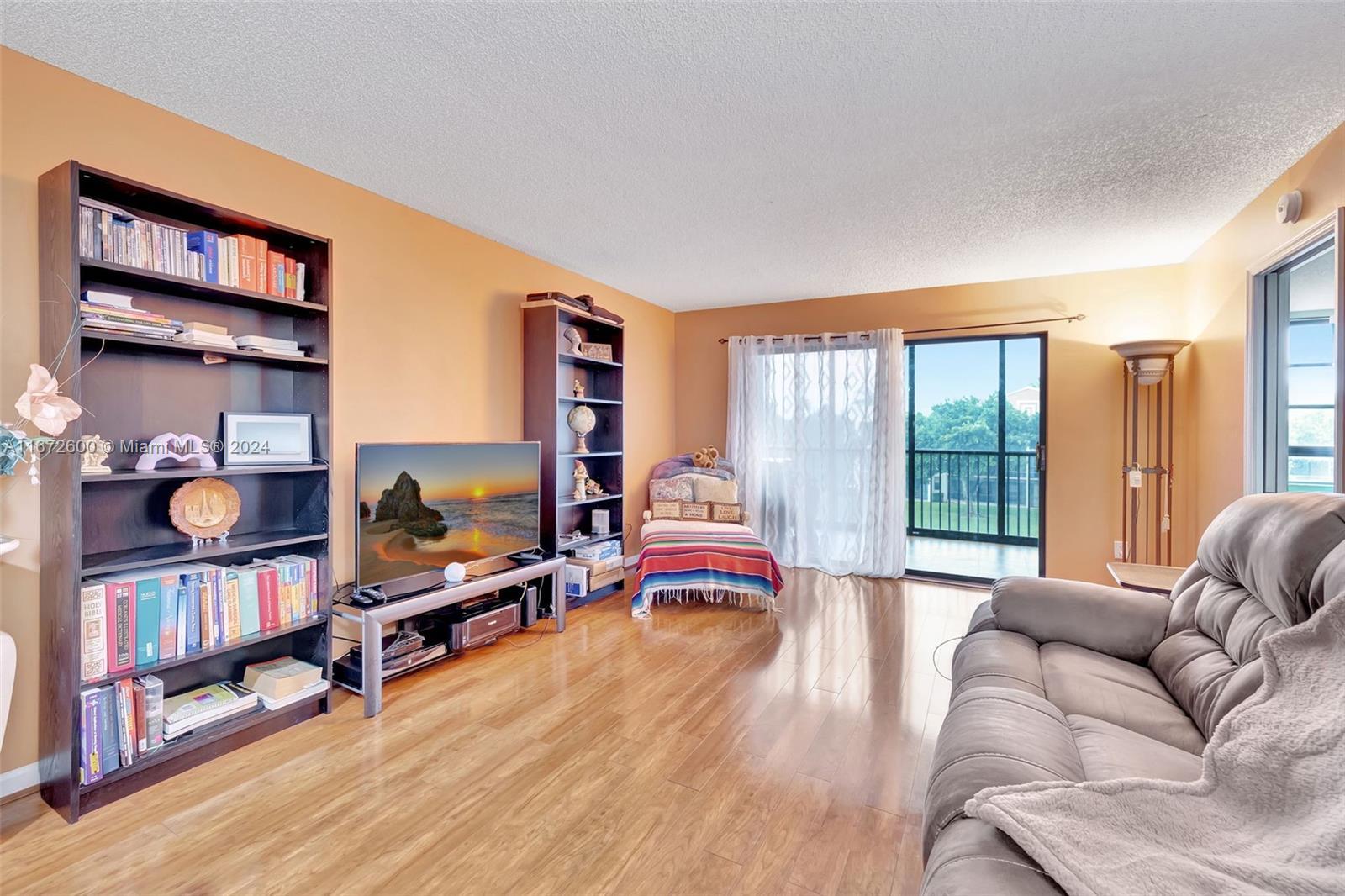 Picture of 10568 E Clairmont Cir # 303, Tamarac, FL 33321